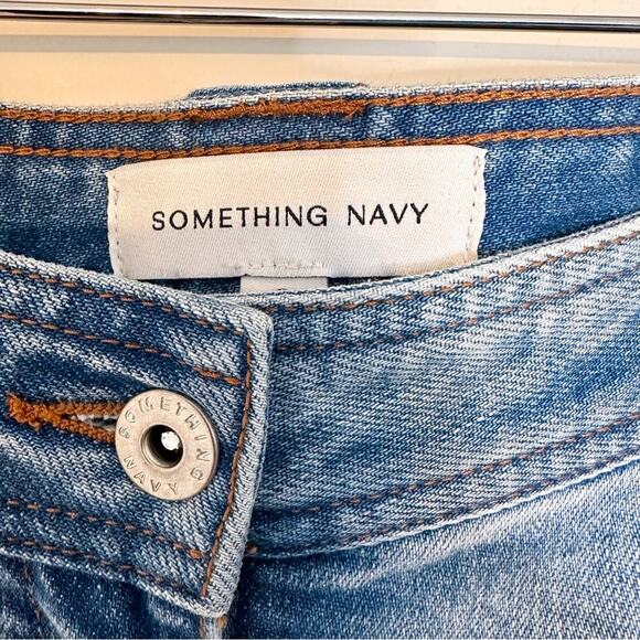 Something Navy Roxie Snap Denim in Washed Indigo - Picture 5 of 7